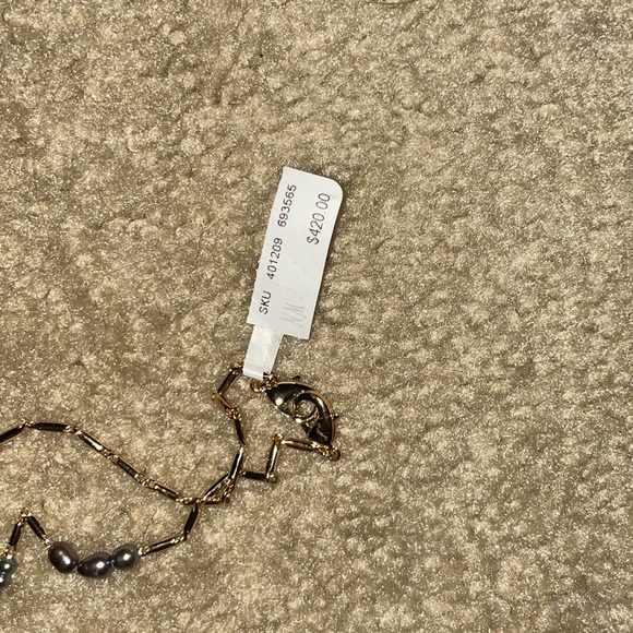 Gold toned necklace - Picture 5 of 5